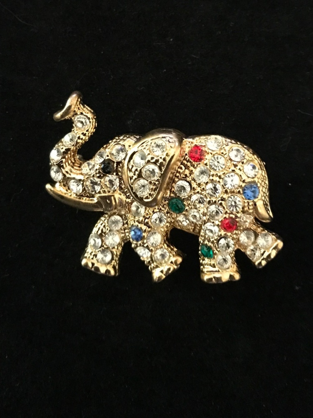 NWOT blingy rhinestone gold elephant brooch